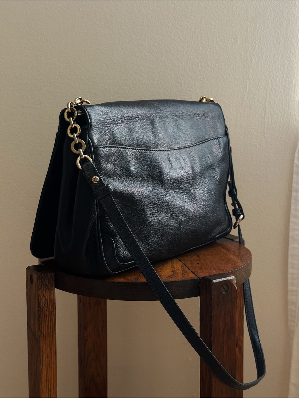 Ferragamo Vintage Gancini Black Leather Crossbody Bag - Picture 3 of 12